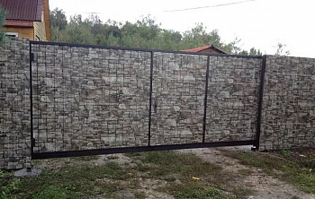 Забор из профлиста под камень